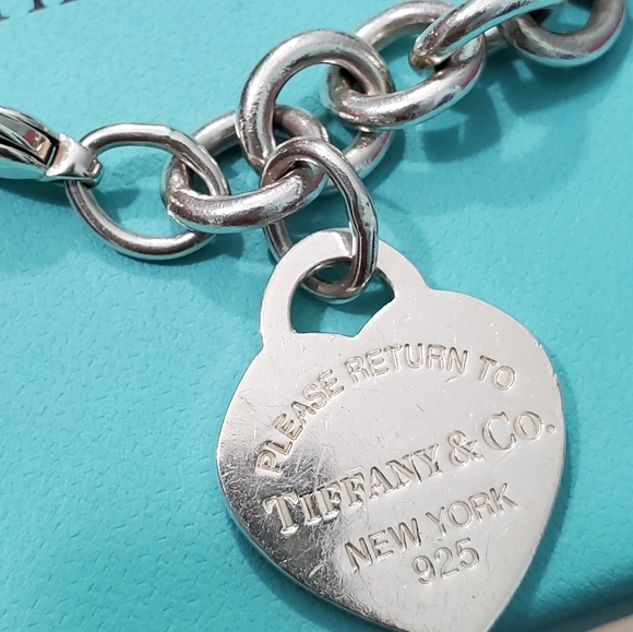 Return to Tiffany&Co Heart toggle bracelet - Picture 7 of 13